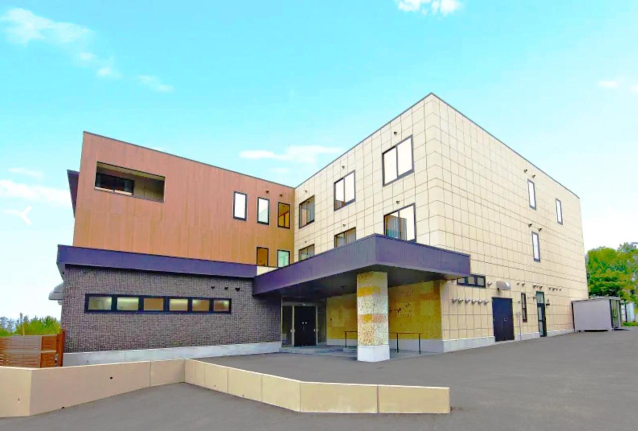 Winery Hotel And Condominium Hitohana Furano Exterior photo