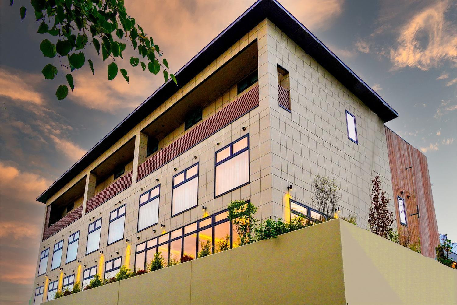 Winery Hotel And Condominium Hitohana Furano Exterior photo