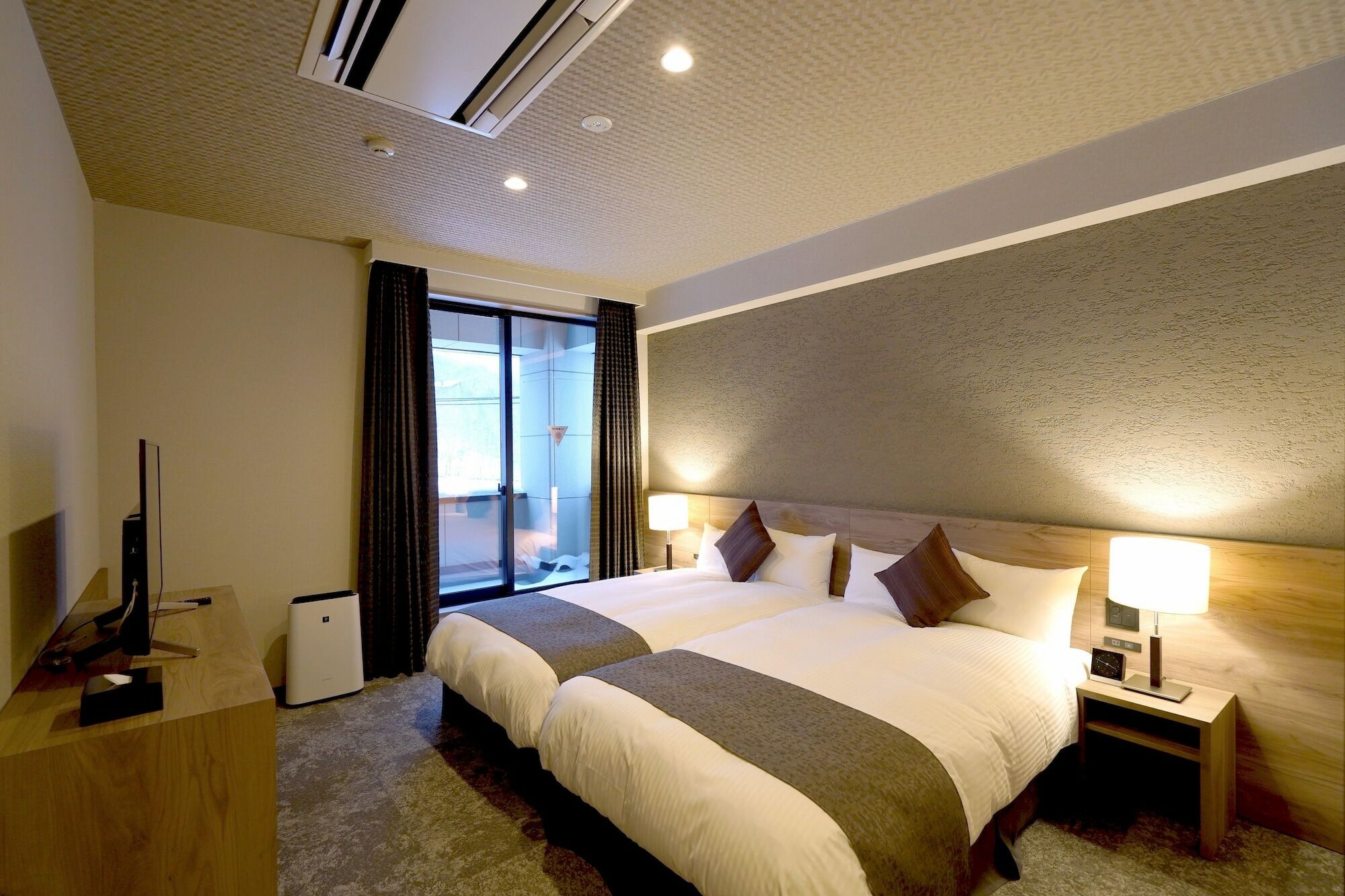 Winery Hotel And Condominium Hitohana Furano Exterior photo